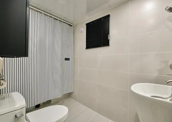 Uni Seonyudo - Cozy 2br Near Subway & Airport Bus *
