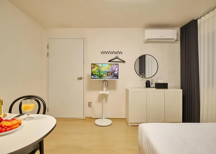 Uni Seonyudo - Cozy 2br Near Subway & Airport Bus Hébergement de vacances *