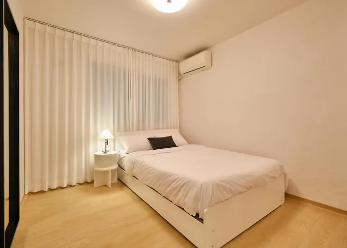 Uni Seonyudo - Cozy 2br Near Subway & Airport Bus Hébergement de vacances *