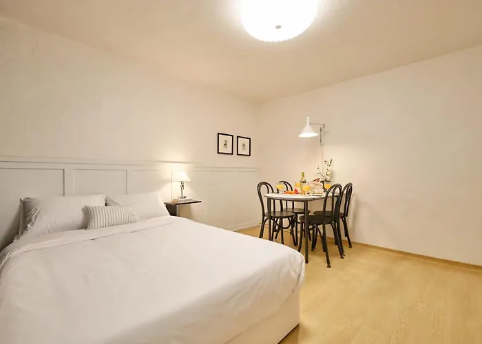 Uni Seonyudo - Cozy 2br Near Subway & Airport Bus *