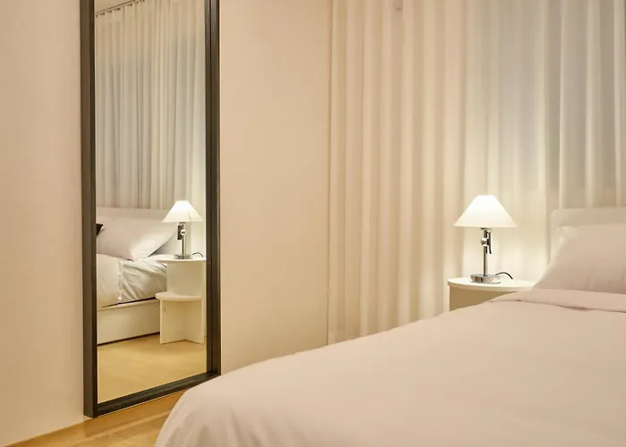 Uni Seonyudo - Cozy 2br Near Subway & Airport Bus Hébergement de vacances *