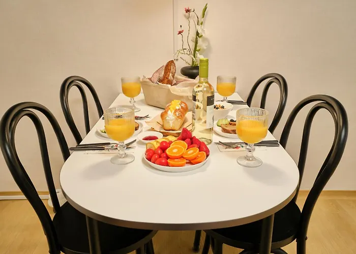 Uni Seonyudo - Cozy 2br Near Subway & Airport Bus *