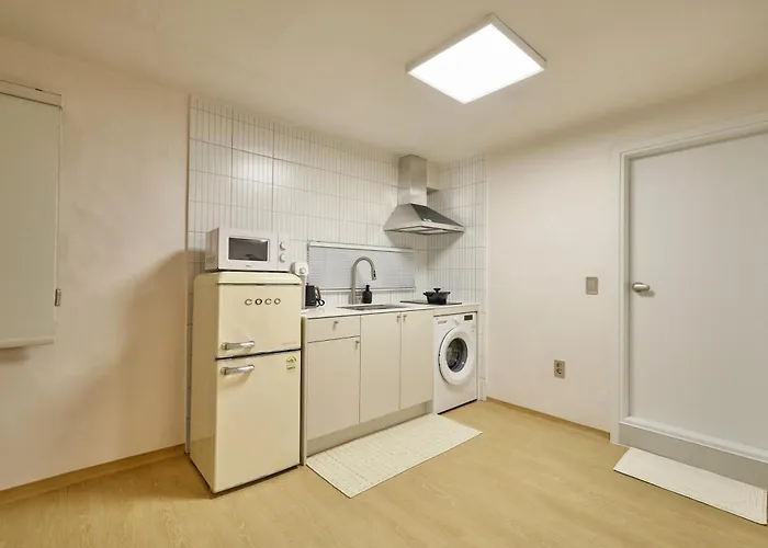 Uni Seonyudo - Cozy 2br Near Subway & Airport Bus *